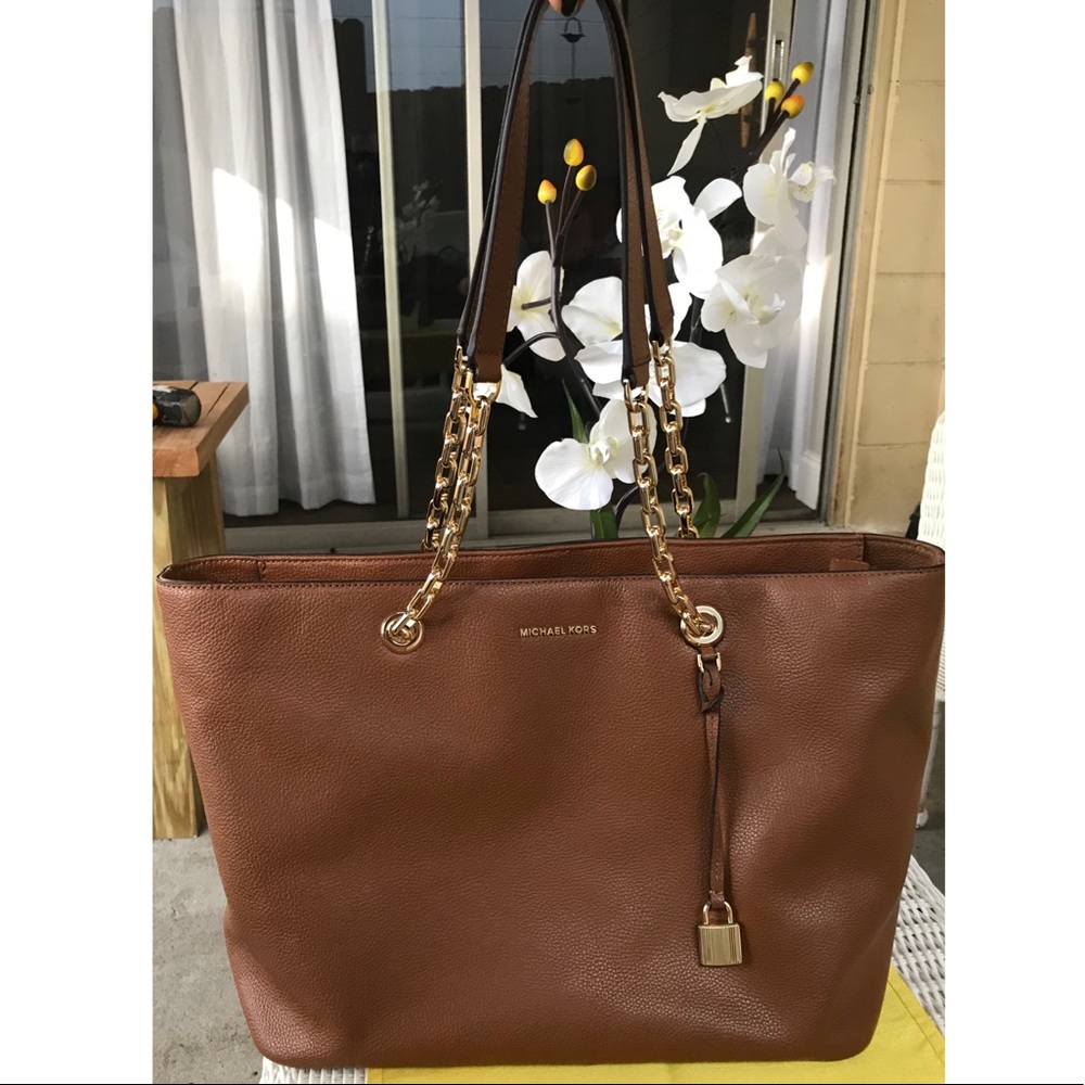 SOLD Michael Kors Large Mercer Chain Tote Luggage